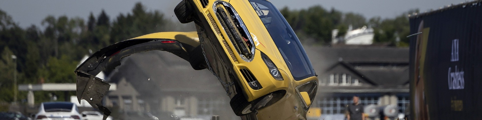 Automóveis elétricos causam mais acidentes e com custos mais elevados